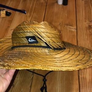 QUICKSILVER HAT $4